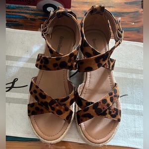 Queen George Sandals, animal print platform, size 8.5